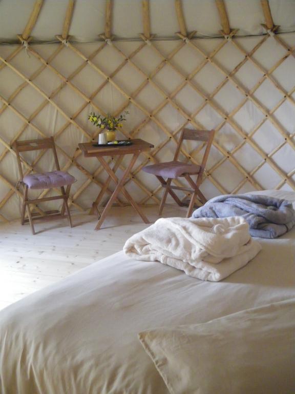 Bed and Breakfast Mira Ceti Yurt Сет Номер фото